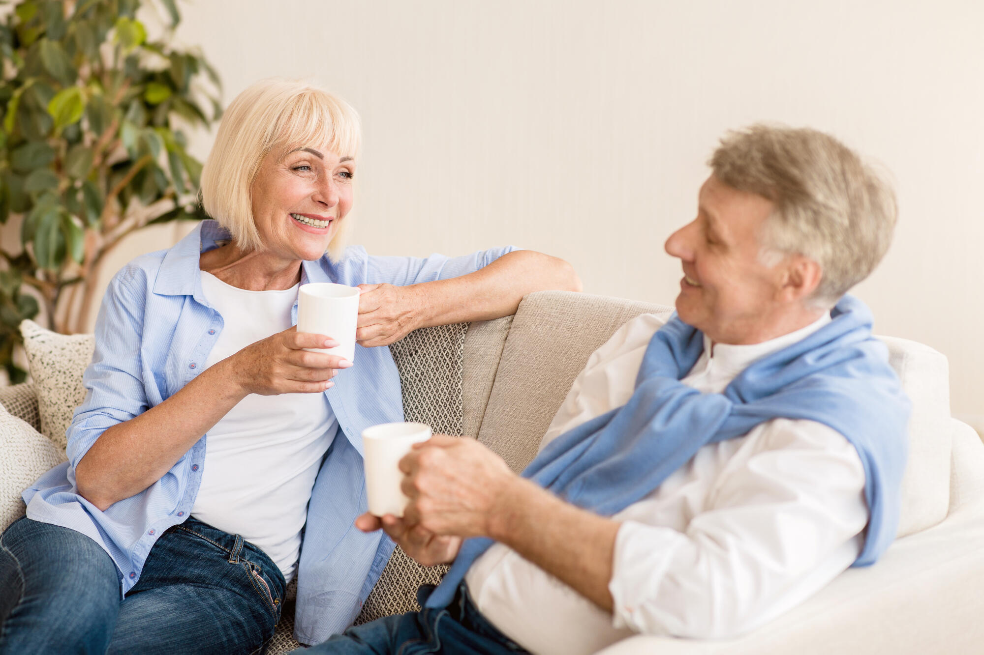 Emotionally Healthy Relationships: How Shared Experiences Build Connection in Senior Living